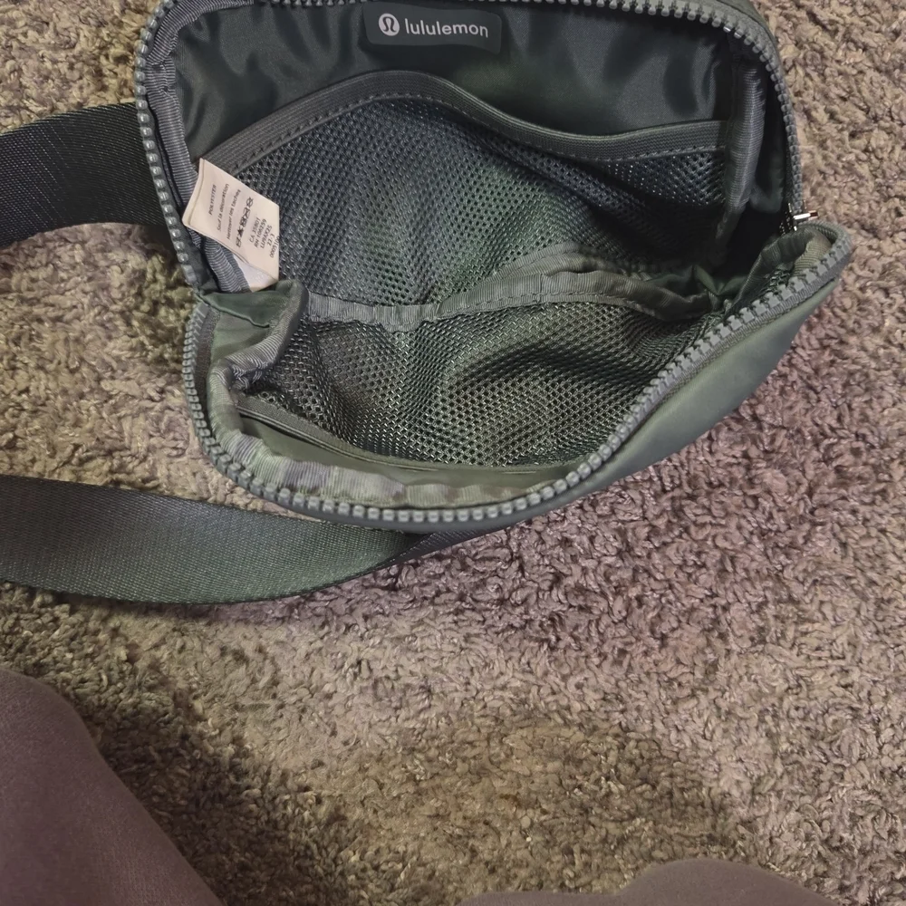 Lululemon Athletica Forest Green Belt Bag - Picture 4 of 5